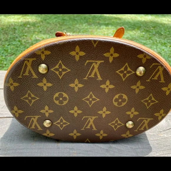 Louis Vuitonn Monogram Bucket Purse - Picture 2 of 7